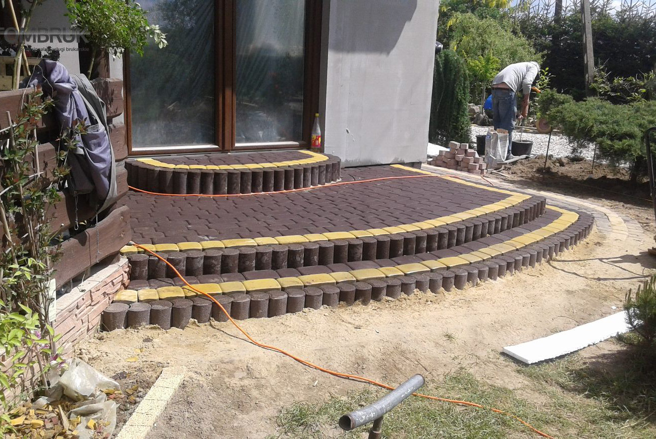 schody tarasowe z palisadami